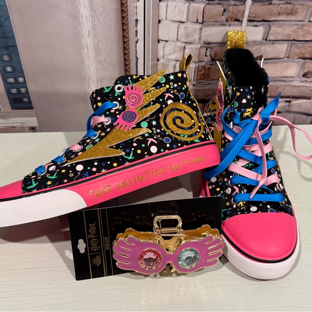 Harry Potter Luna Lovegood Sneakers & Spectrespecs Claw Hair Clip Set